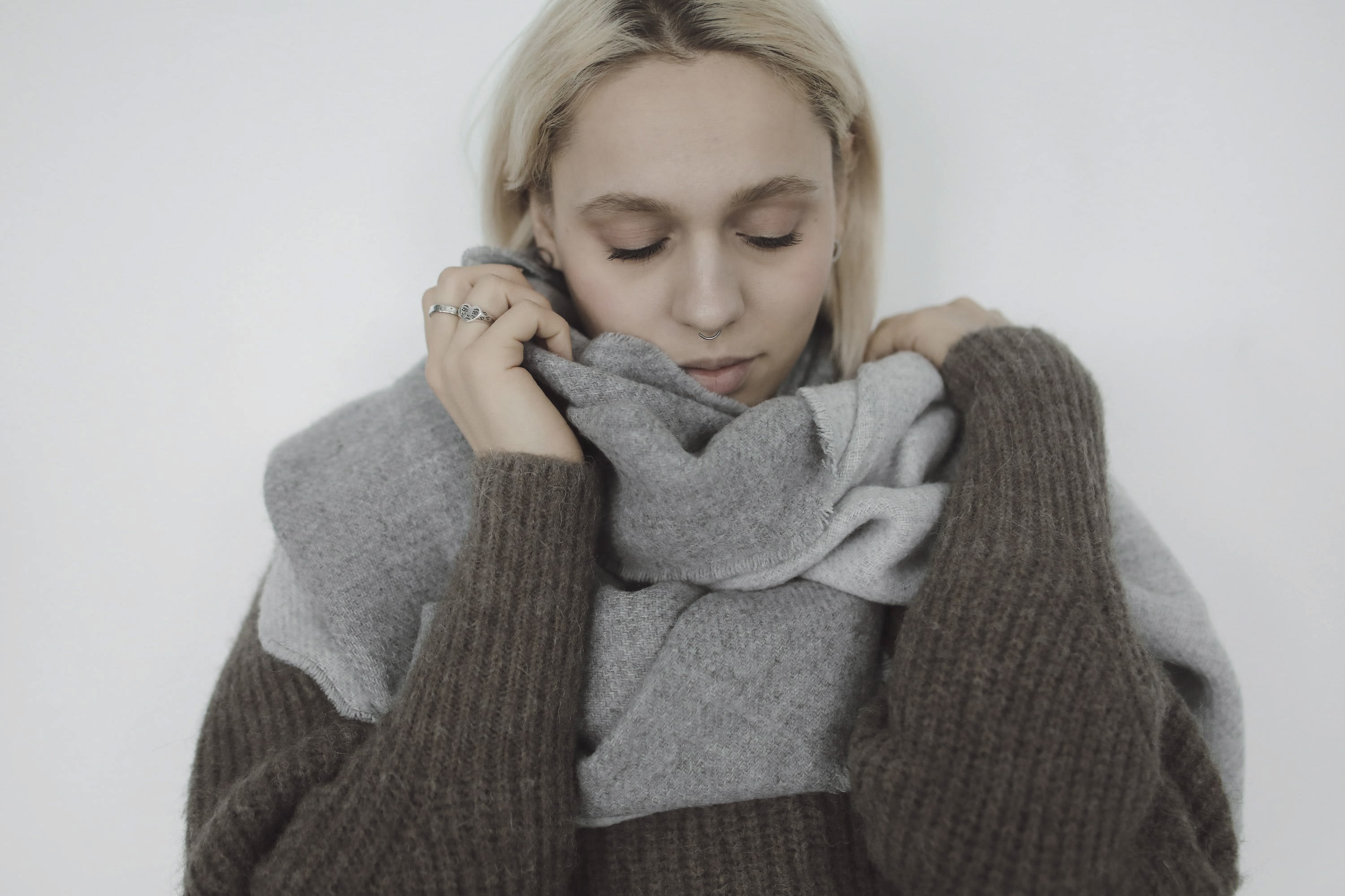 Effortless Elegance The Must Have Wool and Cashmere Wrap This Winter – PULI