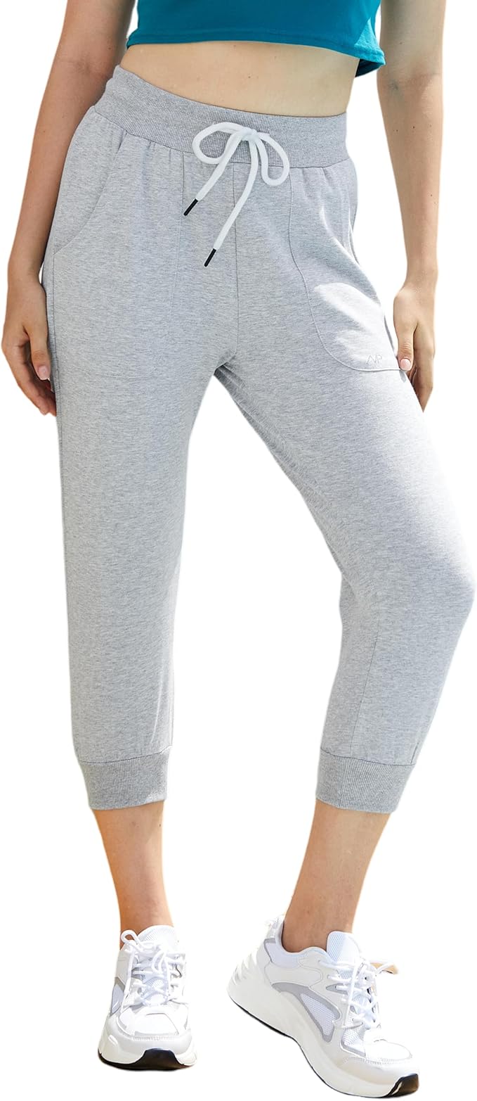 SPECIALMAGIC Women's Capri Sweatpants Cropped Jogger Running Pants Lounge Loose Fit Drawstring Waist with Side Pockets