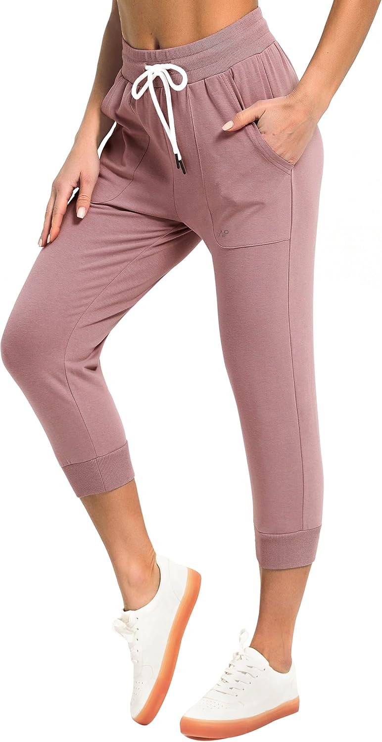 SPECIALMAGIC Women's Capri Sweatpants Cropped Jogger Running Pants Lounge Loose Fit Drawstring Waist with Side Pockets
