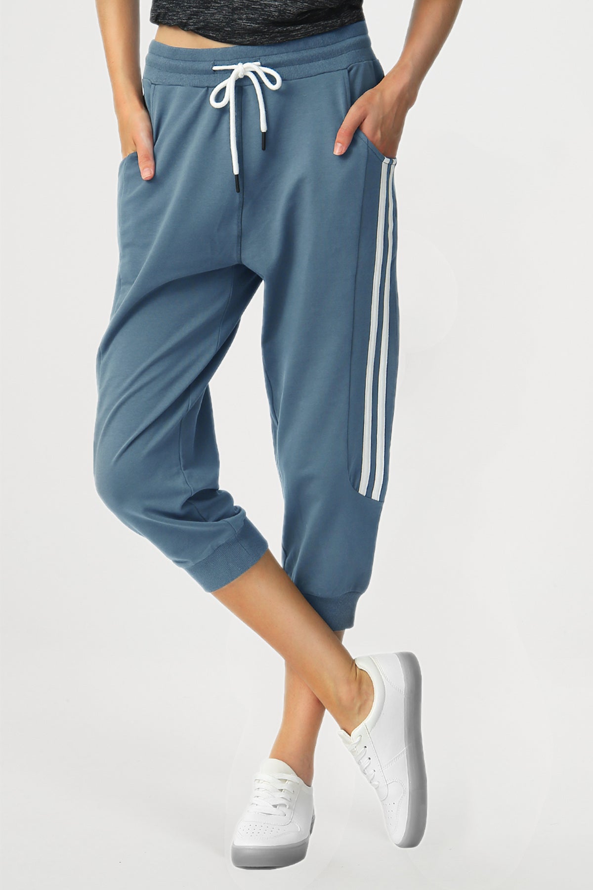 Women's Capri Jogger Sweatpants with Pockets Gym Running Cropped Joggers  Casual – PULI